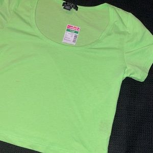 Deb lime green crop. Size large.